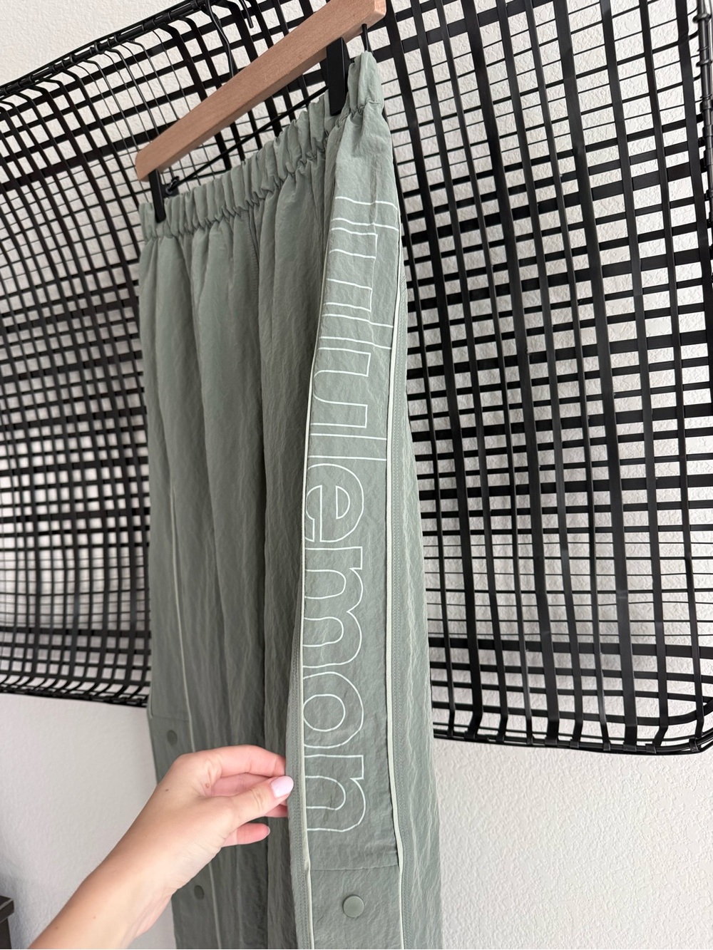 Lululemon Crinkle Nylon Mid-Rise Track Pant
Wordmark - Picture 4 of 9
